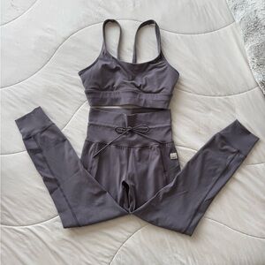 XS Vuori Women's Lunar Grey Yosemite Sports Bra and Daily Leggings Set